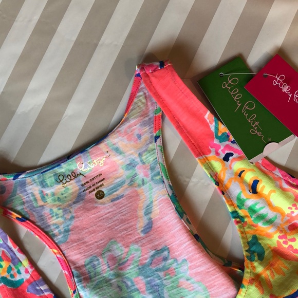 Gorgeous Lilly Pulitzer Shirley Top - Picture 4 of 4